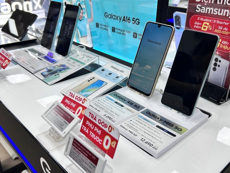 zkong cellphones.jpg