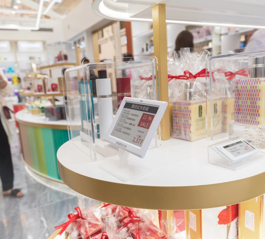 Beauty & Cosmetics Retail Solutions with ESLs and Digital Signage