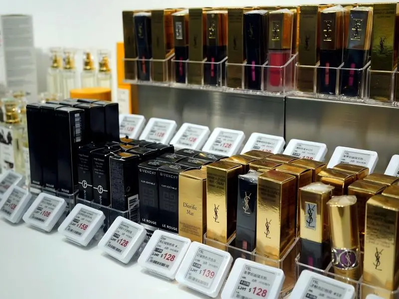 Beauty Digital Shelf Labels — Clear Product Information at the Point of Decision