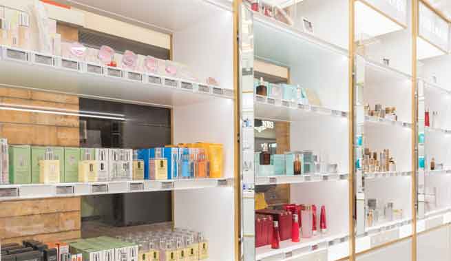 estée-lauder-goes-digital-with-zkong-esl-solution-03.jpg